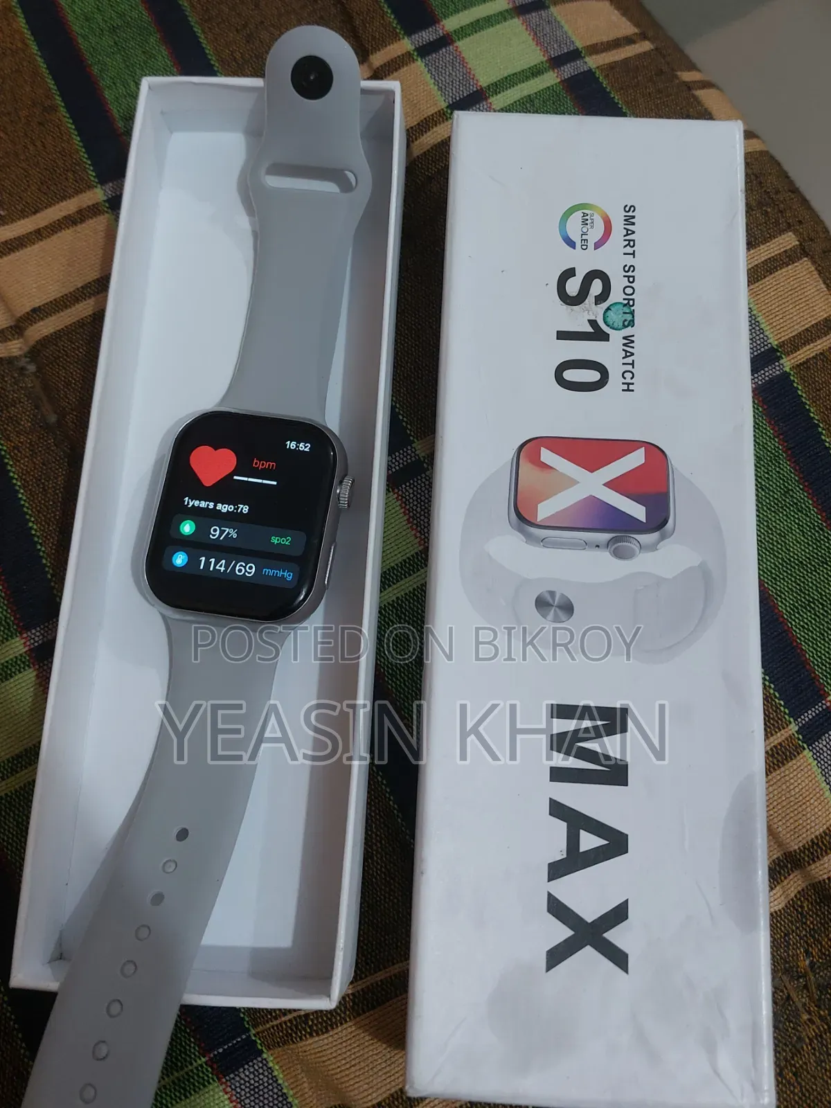 This is a smart watch with a wonderful AMOLED display