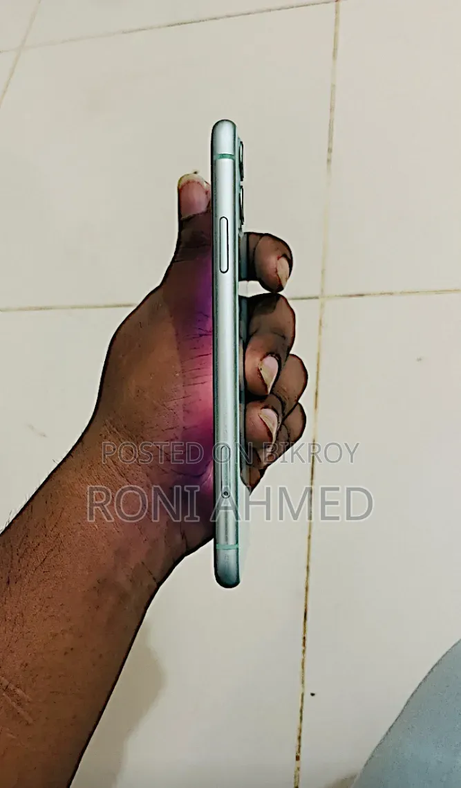 অ্যাপল আইফোন ১১ ৬৪ জিবি