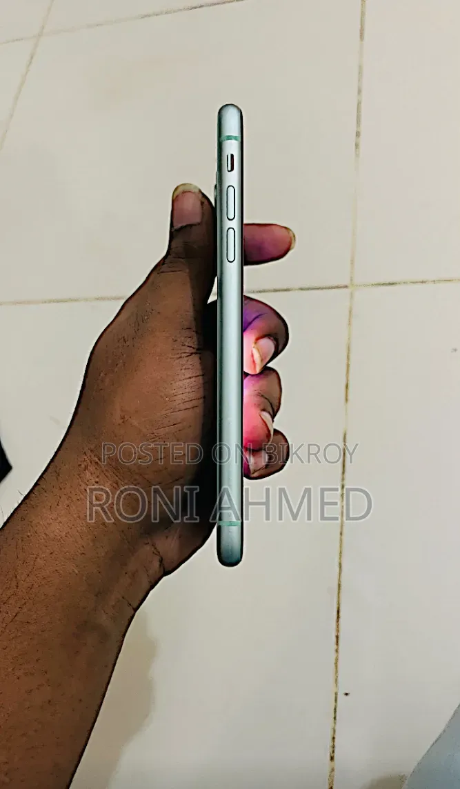 অ্যাপল আইফোন ১১ ৬৪ জিবি