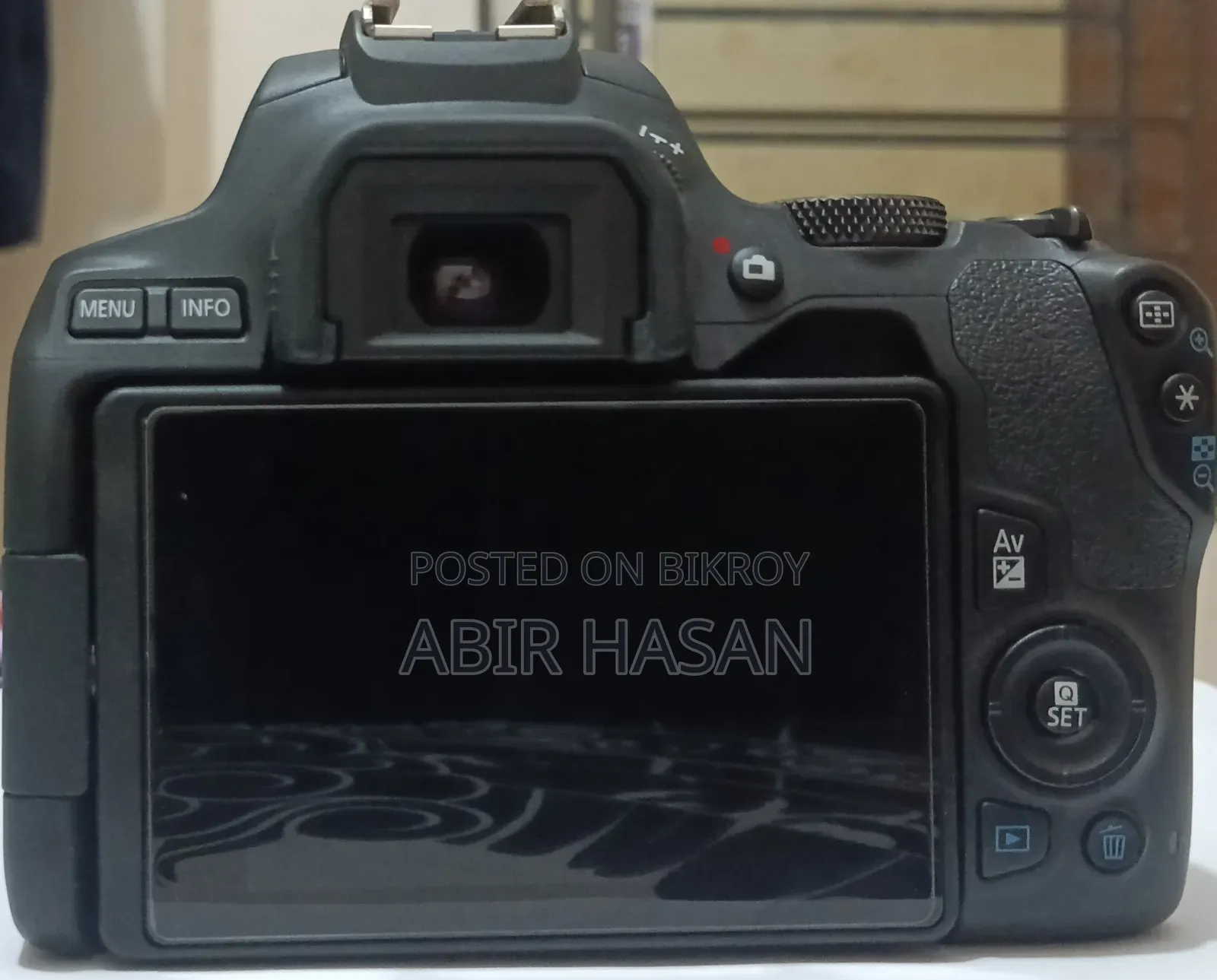 Canon EOS 250D