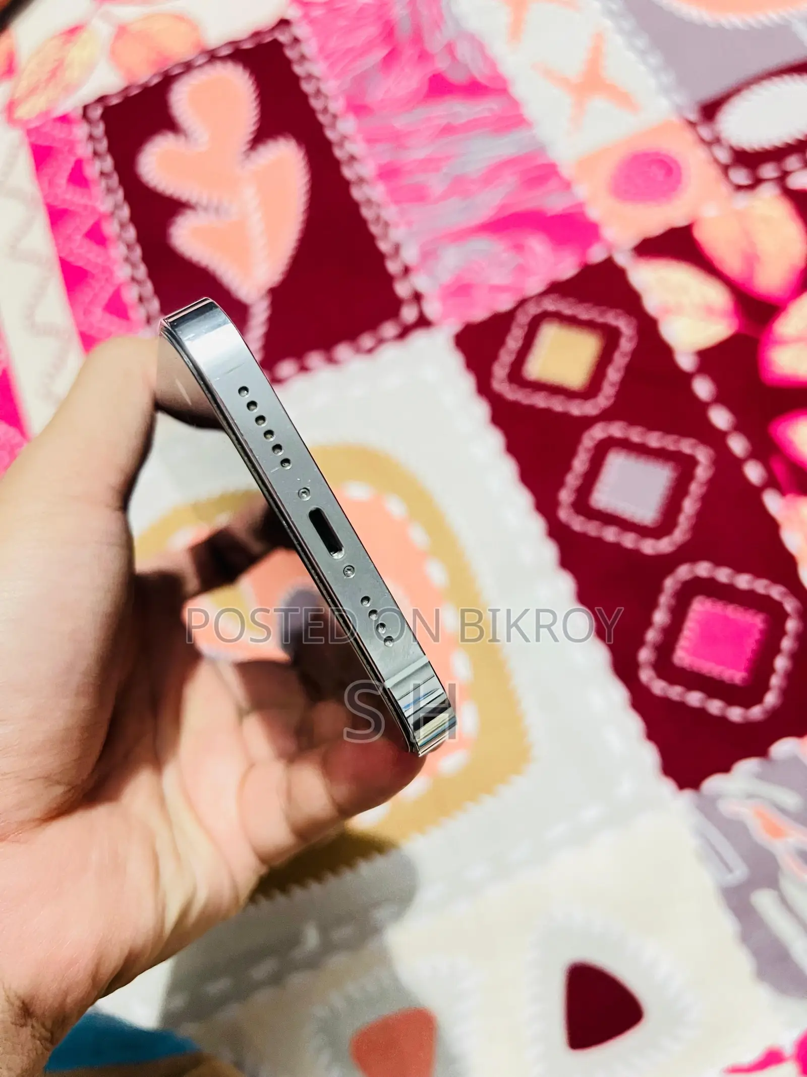 অ্যাপল আইফোন ১৪ প্রো ম্যাক্স ১২৮ জিবি হোয়াইট