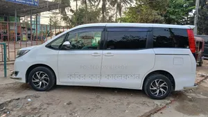 Toyota Noah 2015 Pearl