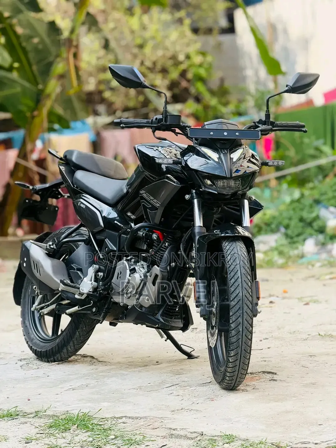 হিরো এক্সট্রিম ১২৫আর ২০২৫ কালো