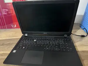 Laptop Acer Aspire ES1-572 4GB Intel Core i3 HDD+SSD 1T