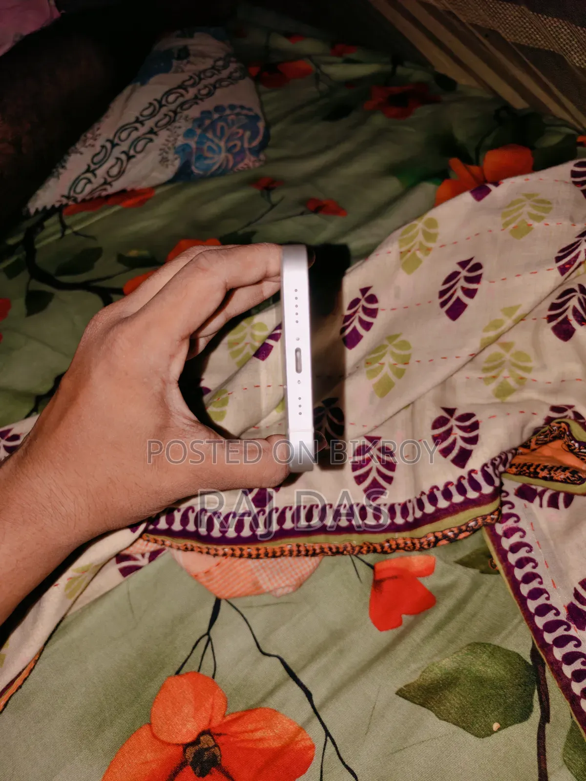 অ্যাপল আইফোন ১২ ১২৮ জিবি হোয়াইট