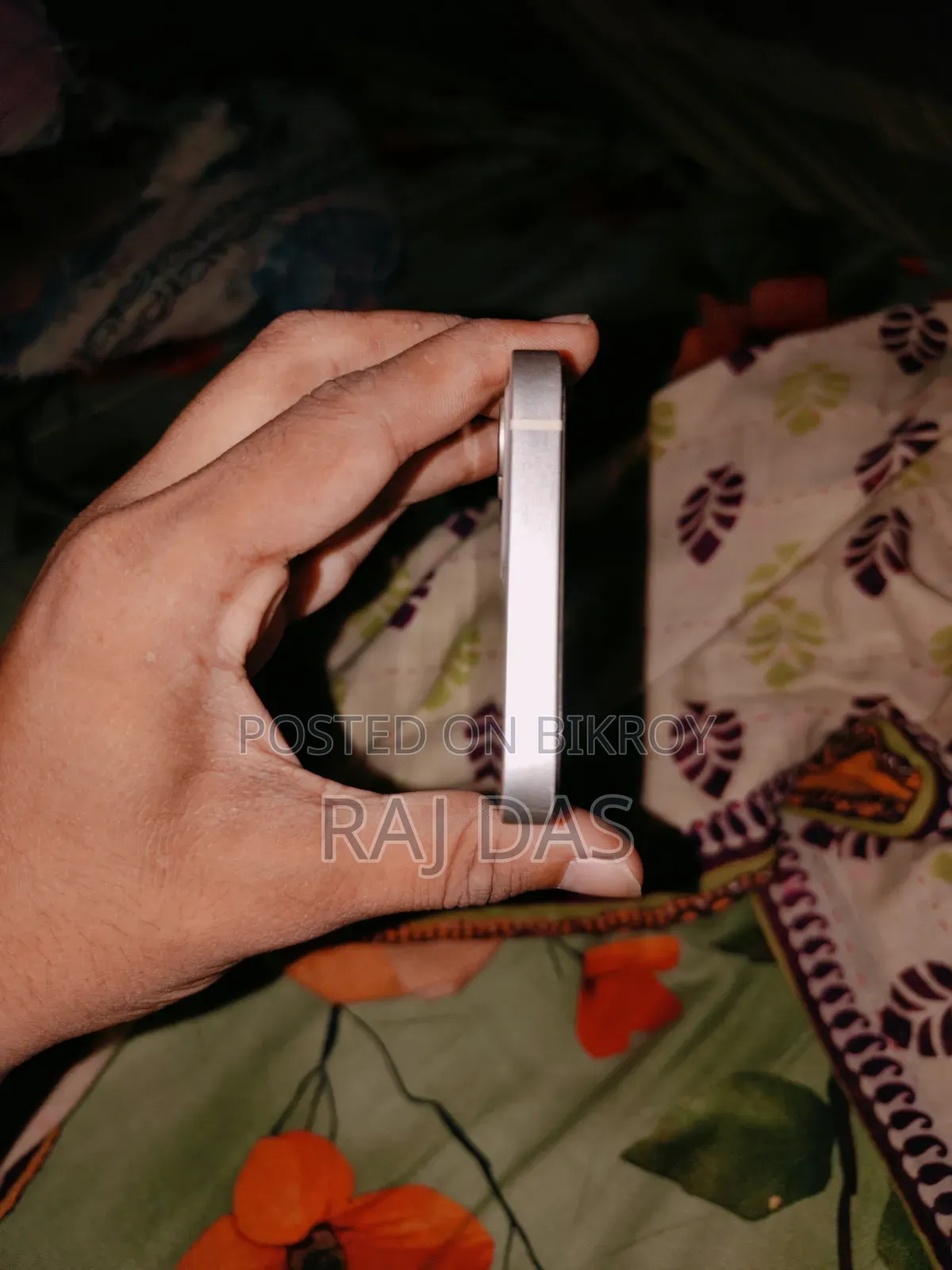 অ্যাপল আইফোন ১২ ১২৮ জিবি হোয়াইট