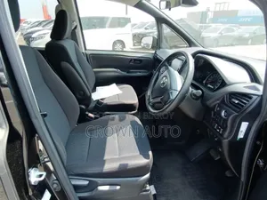 Toyota Noah 2.0 Front-Wheel Drive (8 Seater) 2021 Black