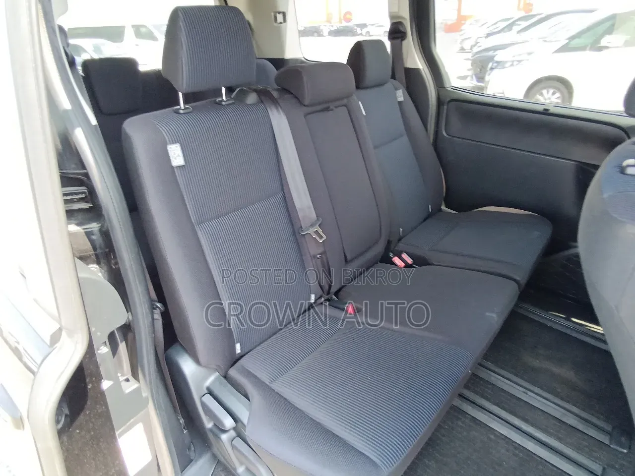 Toyota Noah 2.0 Front-Wheel Drive (8 Seater) 2021 Black