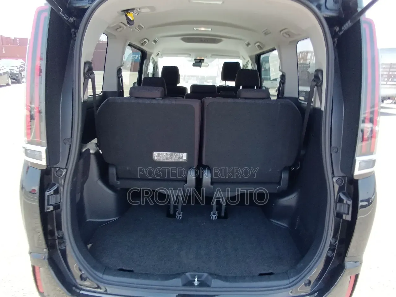 Toyota Noah 2.0 Front-Wheel Drive (8 Seater) 2021 Black