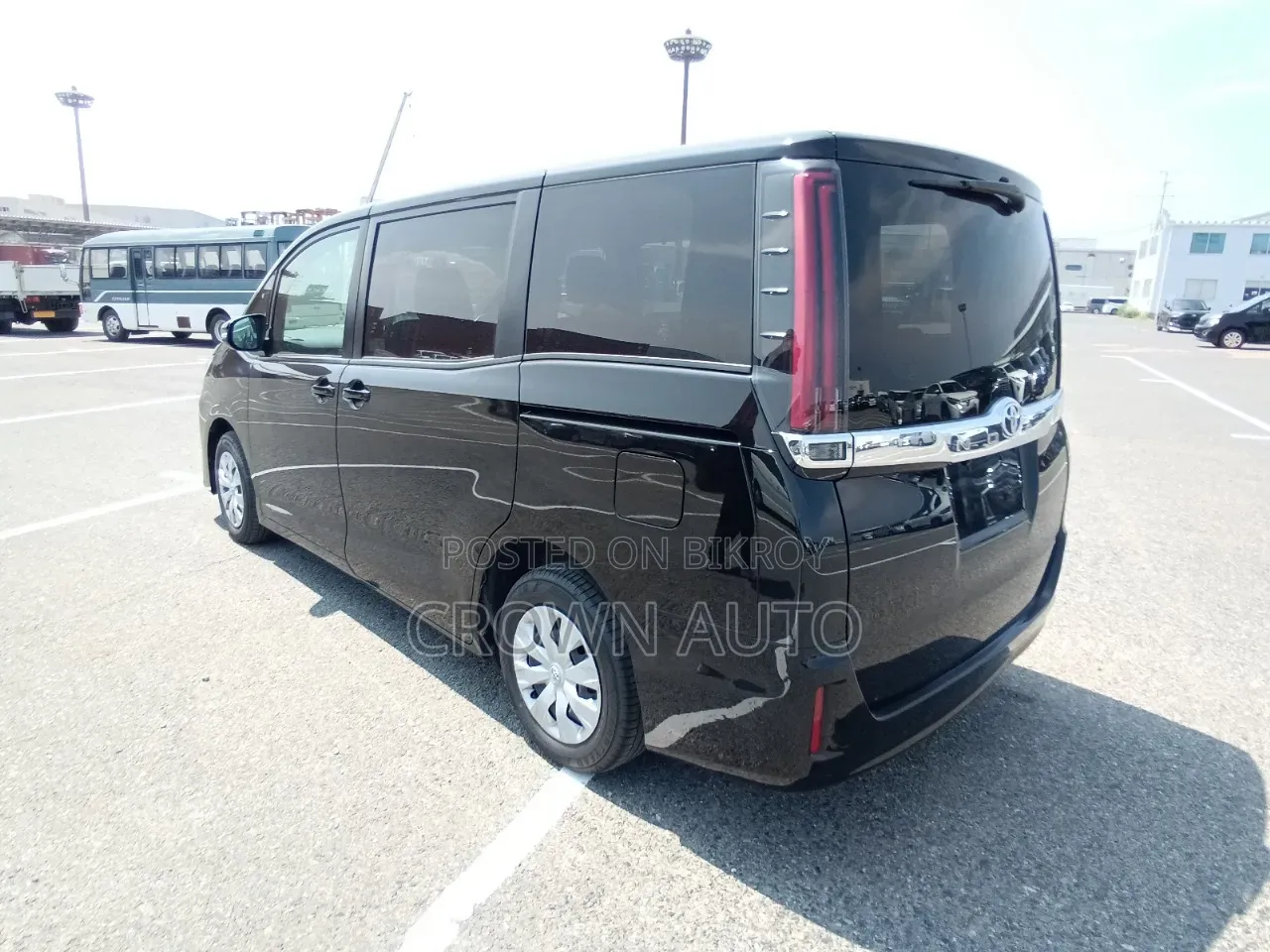 Toyota Noah 2.0 Front-Wheel Drive (8 Seater) 2021 Black