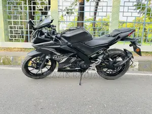 Yamaha 2023 Black