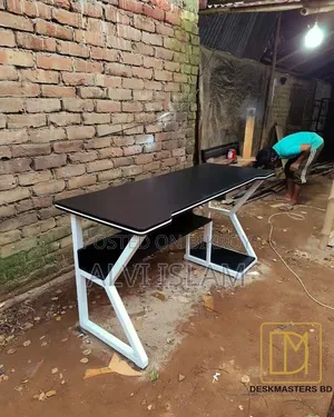 Premium Frame Table