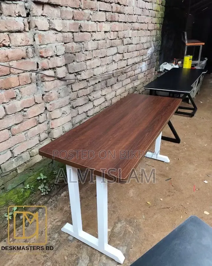 Premium Frame Table