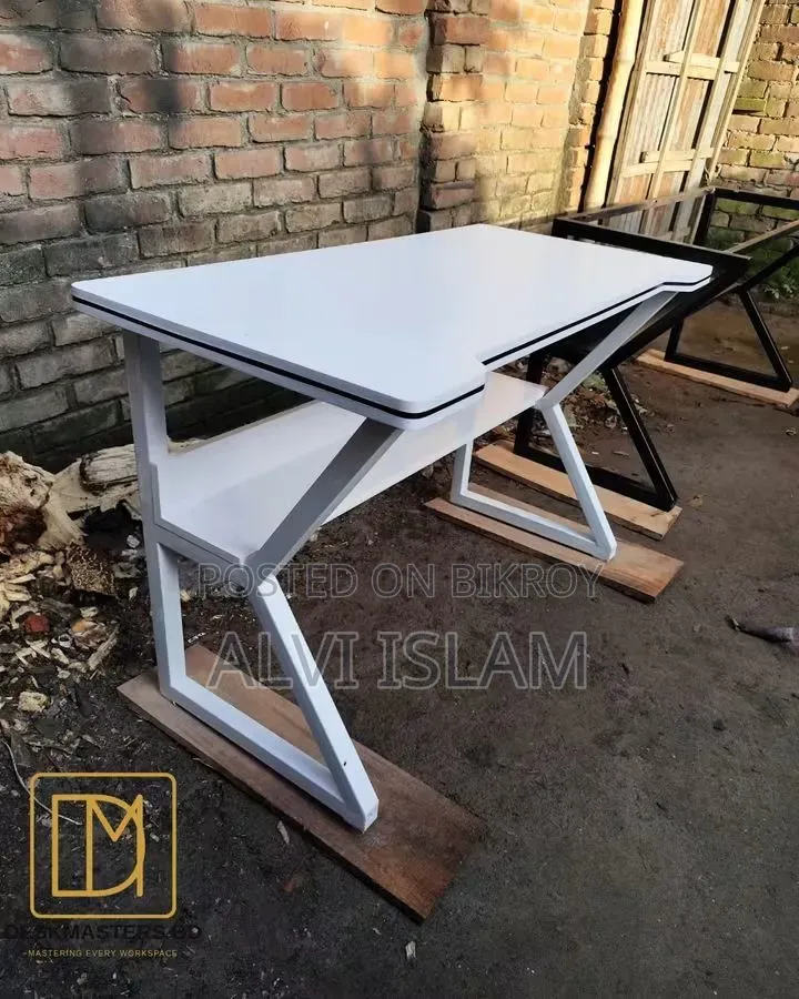 Premium Frame Table