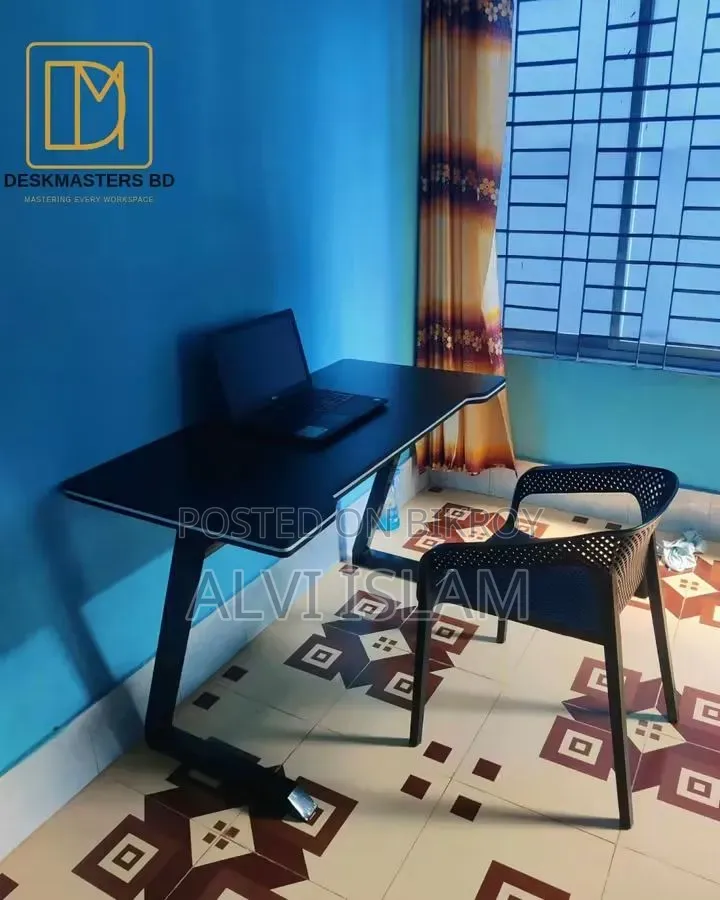 Premium Frame Table