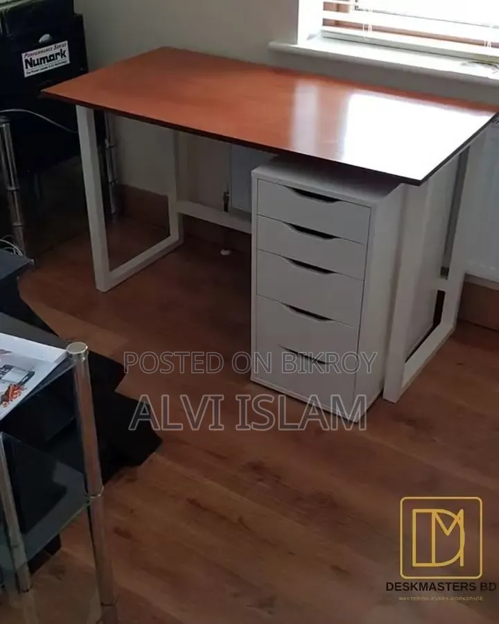 Premium Frame Table