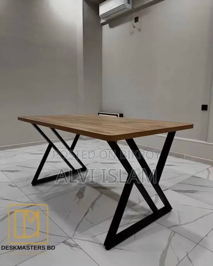 Premium Frame Table