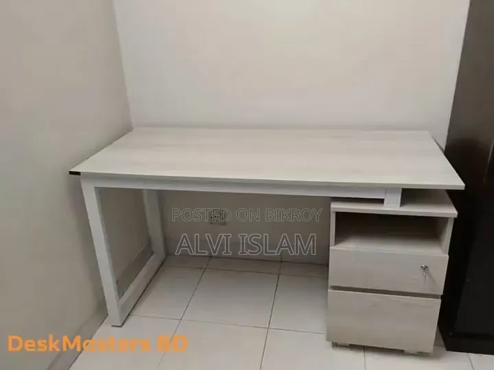 Premium Frame Table