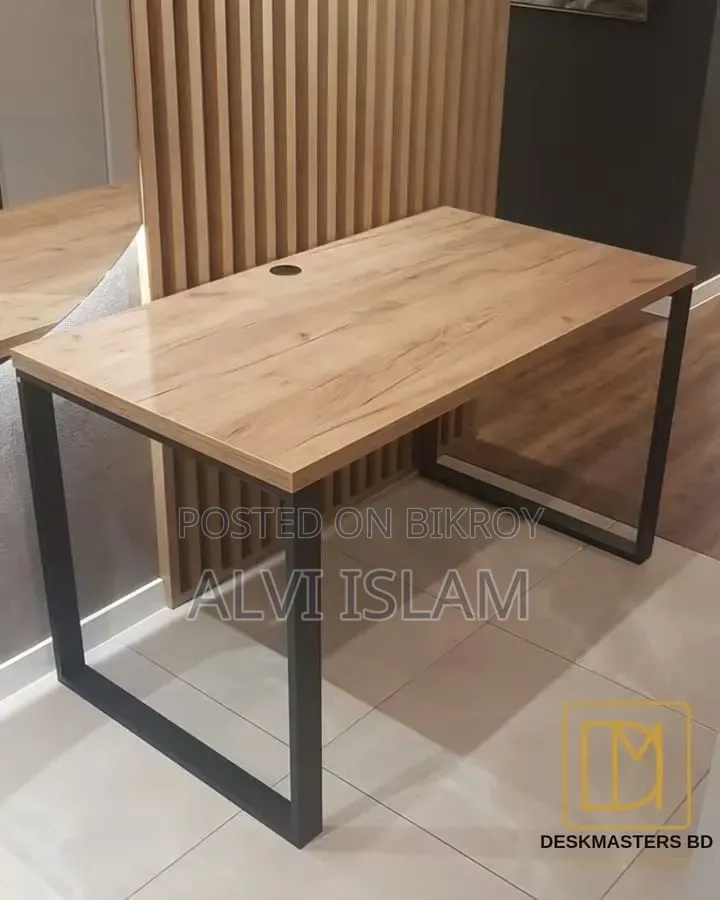 Premium Frame Table