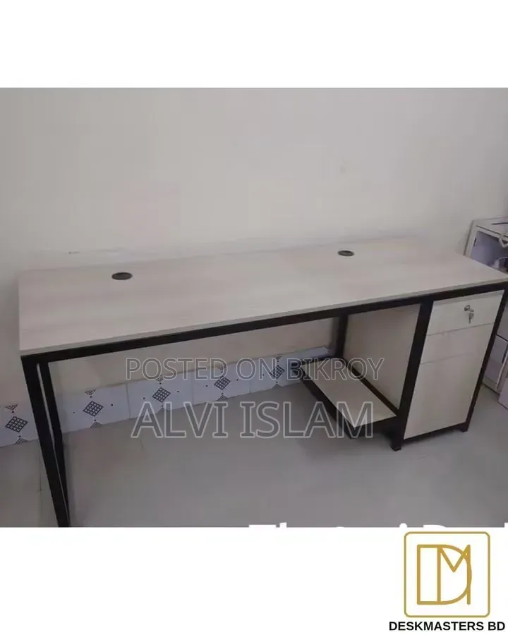 Premium Frame Table