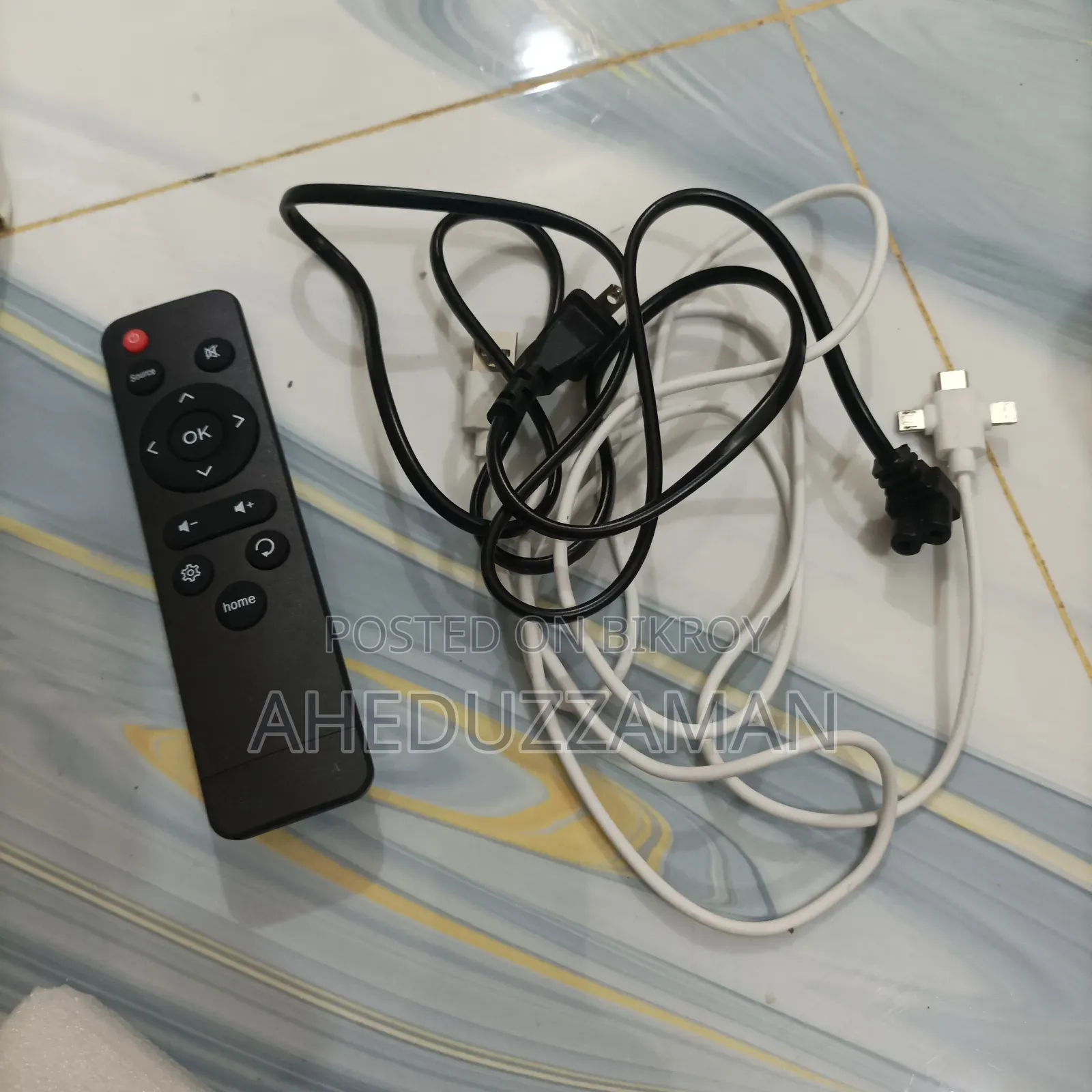 Hy 300 LCD Projector
