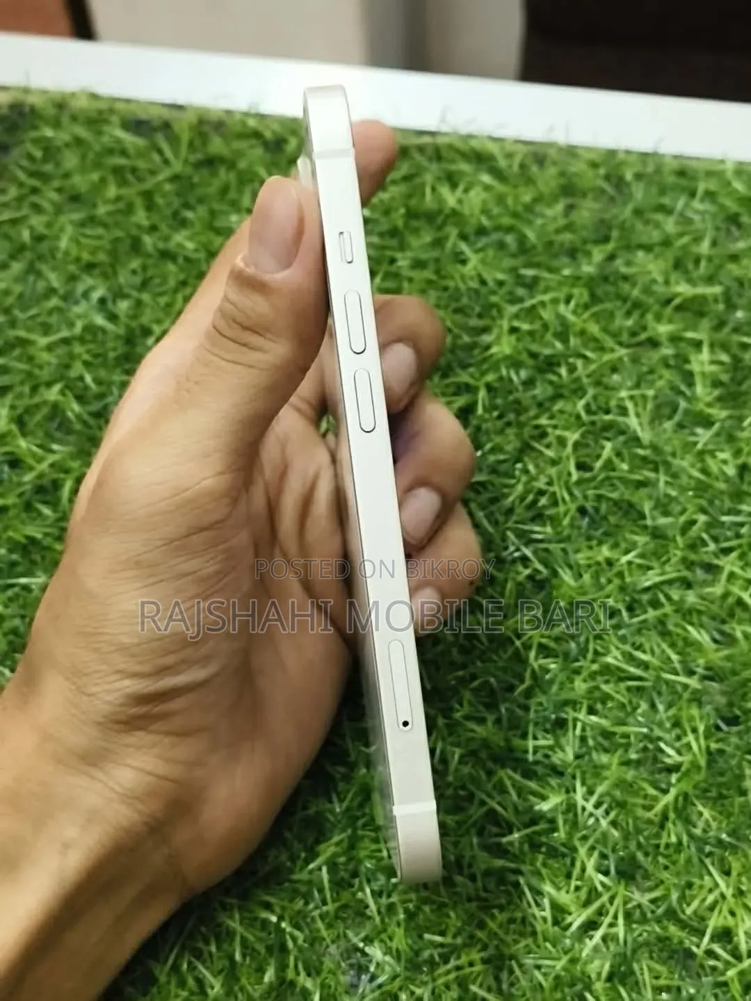 অ্যাপল আইফোন ১৩ ১২৮ জিবি হোয়াইট