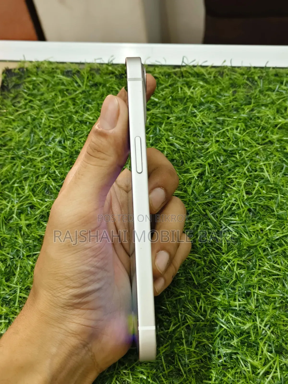 অ্যাপল আইফোন ১৩ ১২৮ জিবি হোয়াইট