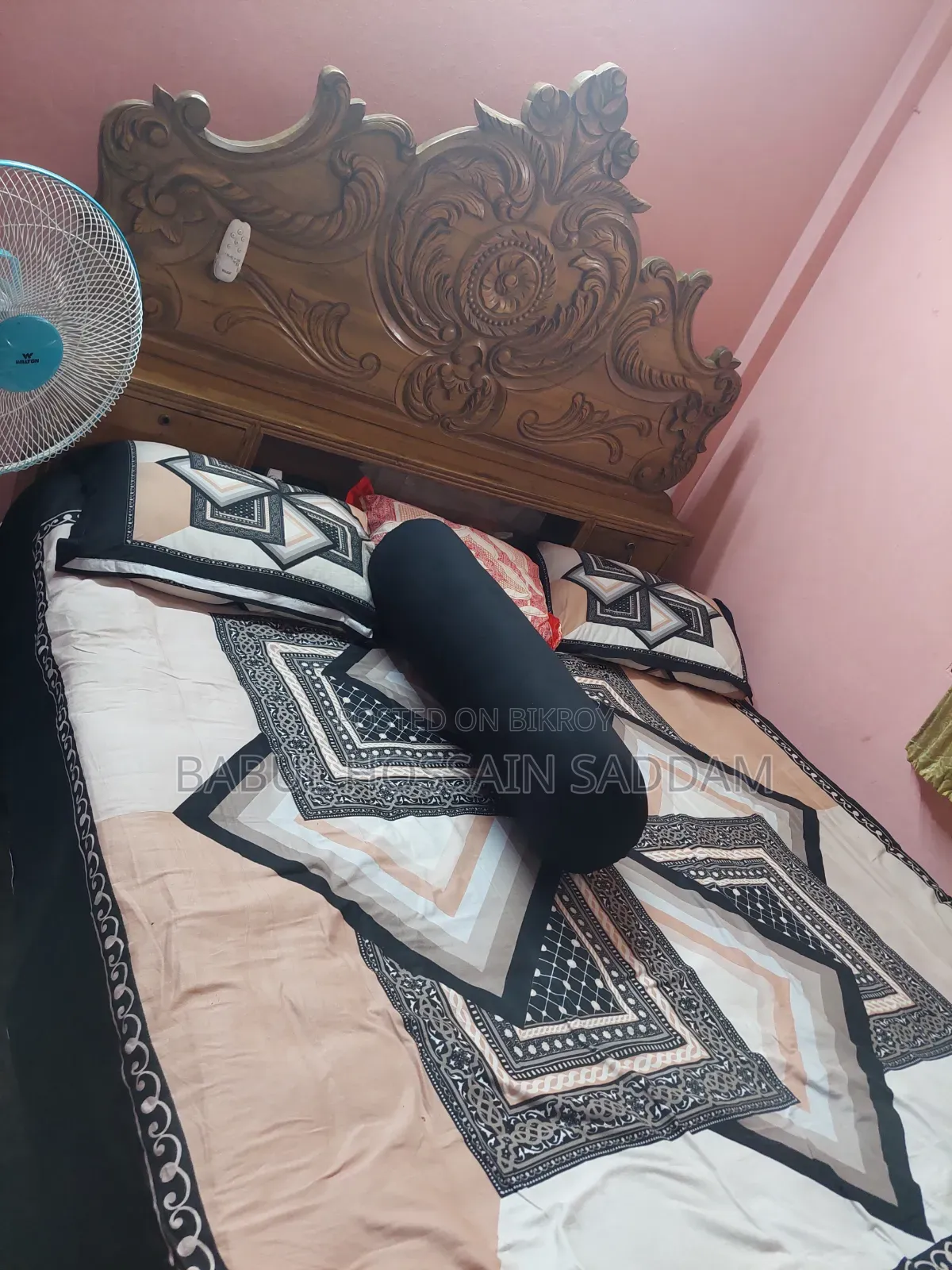 আকাশমনি কাঠের খাট