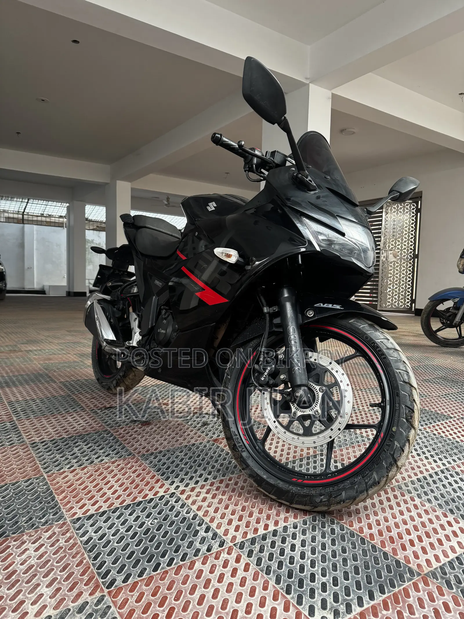 সুজুকি জিক্সার এসএফ ২০১৯ ব্ল্যাক