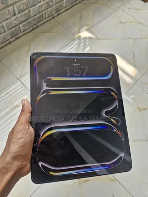 New Apple iPad Pro 13 (2025) 256 GB Black