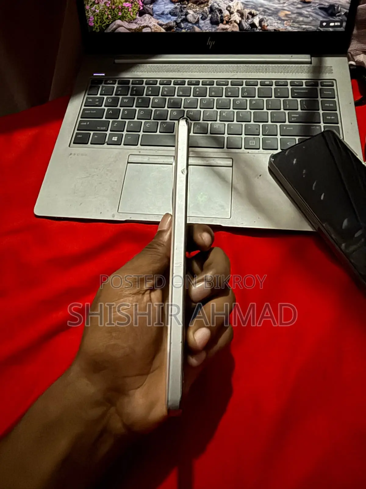 আইকিউওও ২৫৬ জিবি সাদা