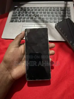 আইকিউওও ২৫৬ জিবি সাদা