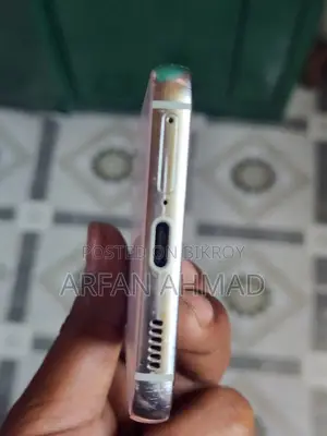 স্যামসাং গ্যালাক্সি এস২২ ৫জি ২৫৬ জিবি হোয়াইট