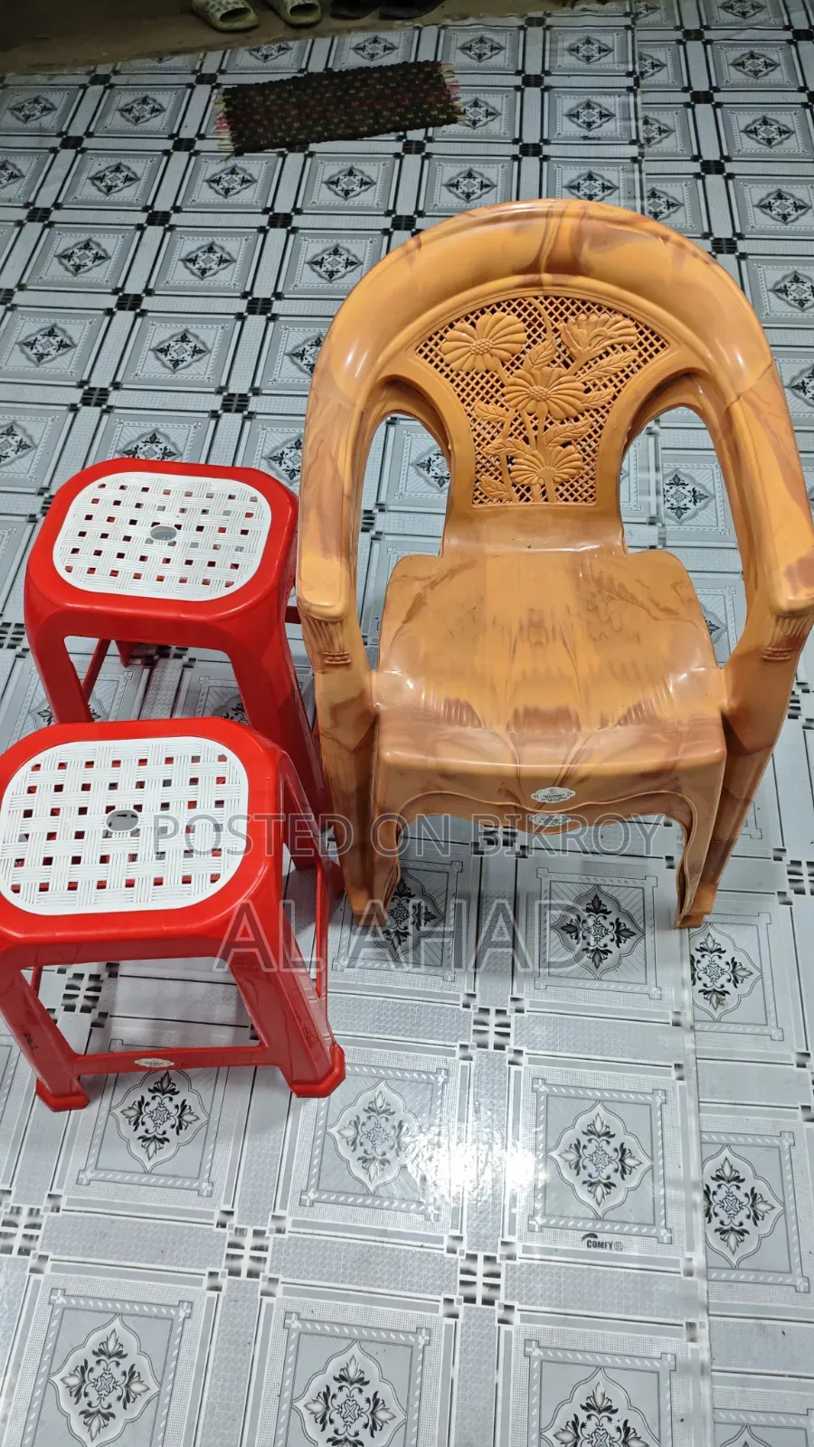 চেয়ার বিক্রি হবে