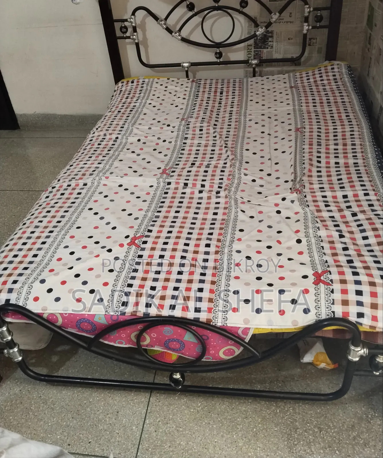 কালো মেটাল বিছানা