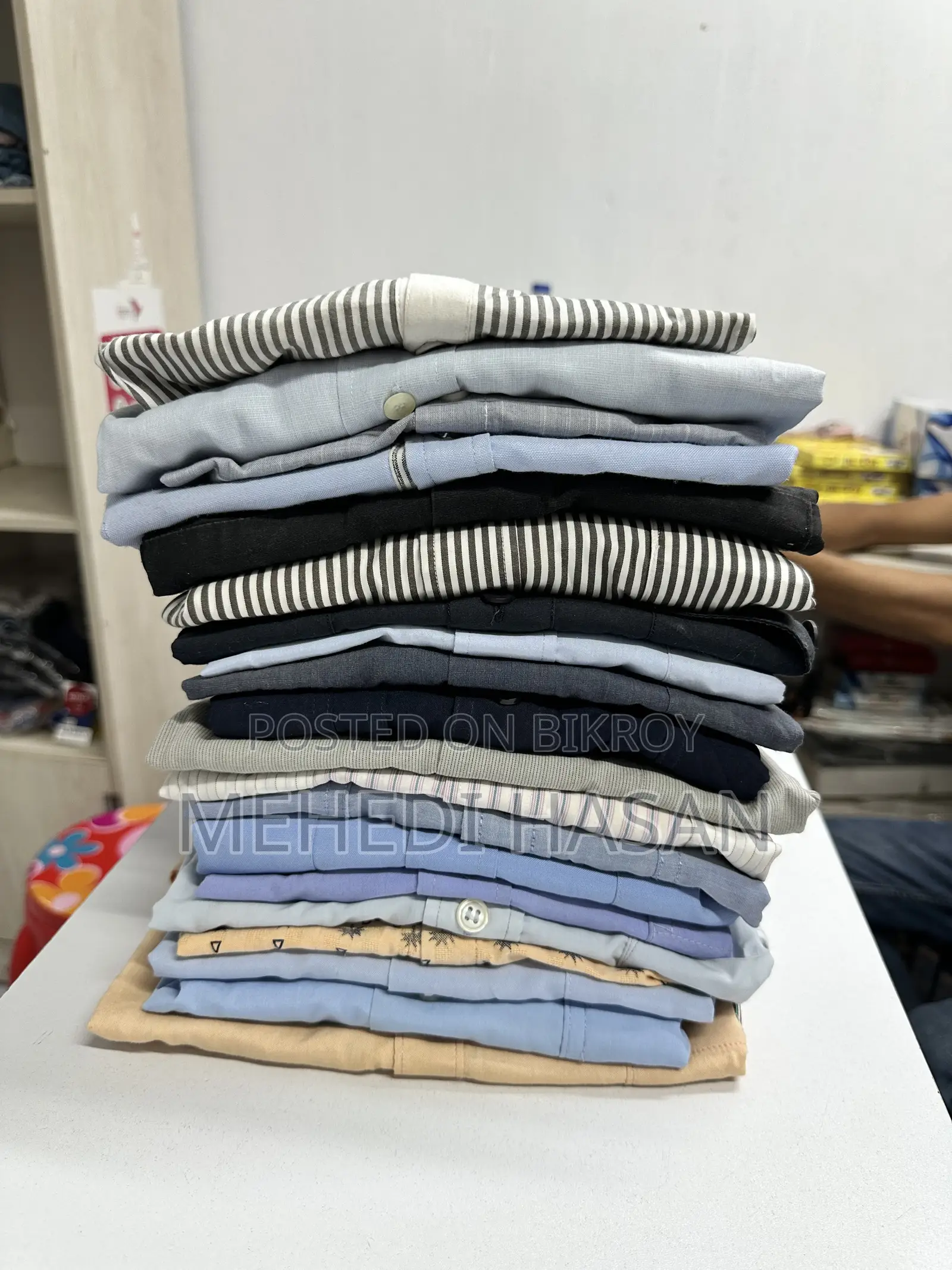 30 PCS Thrift Shirts