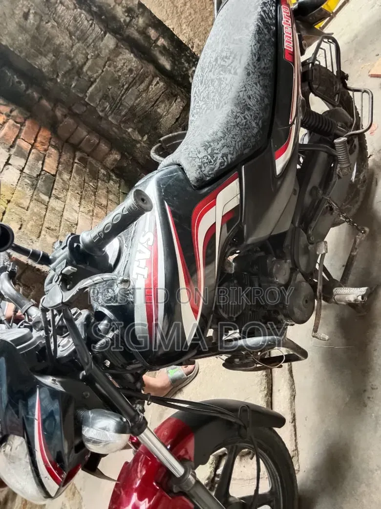টিভিএস মেট্রো ২০১৮ কালো