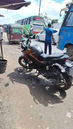 Honda Hornet 2022 Yellow