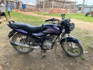 টিভিএস ২০১১ কালো
