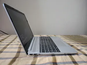 Laptop HP 15s 8GB Intel Core i7 HDD+SSD 1T