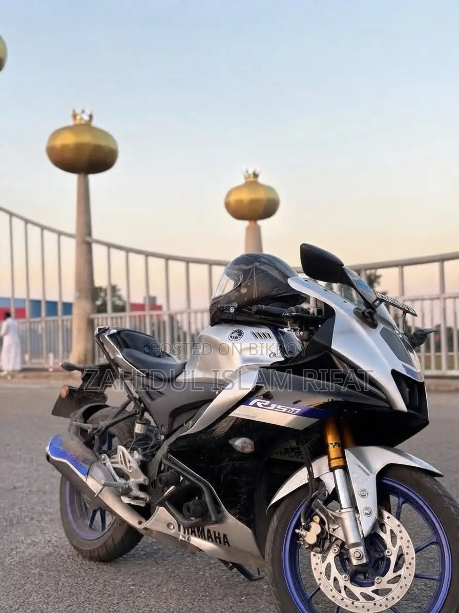 New Yamaha R15M 2025 Silver