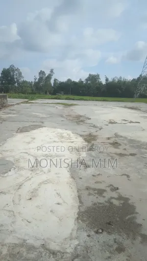 মেইন রোডের পাশে ২৬ শতক বাণিজ্যিক জমি বিক্রি হবে।