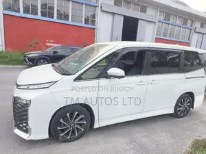 Toyota Voxy S-Z 2WD 7-Seater 2023 Pearl