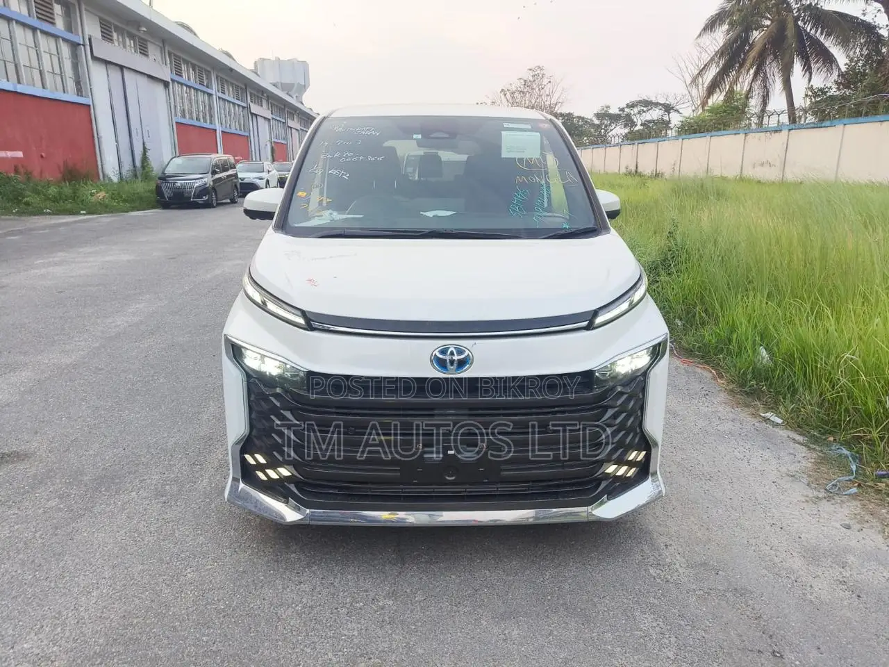 Toyota Voxy S-Z 2WD 7-Seater 2023 Pearl