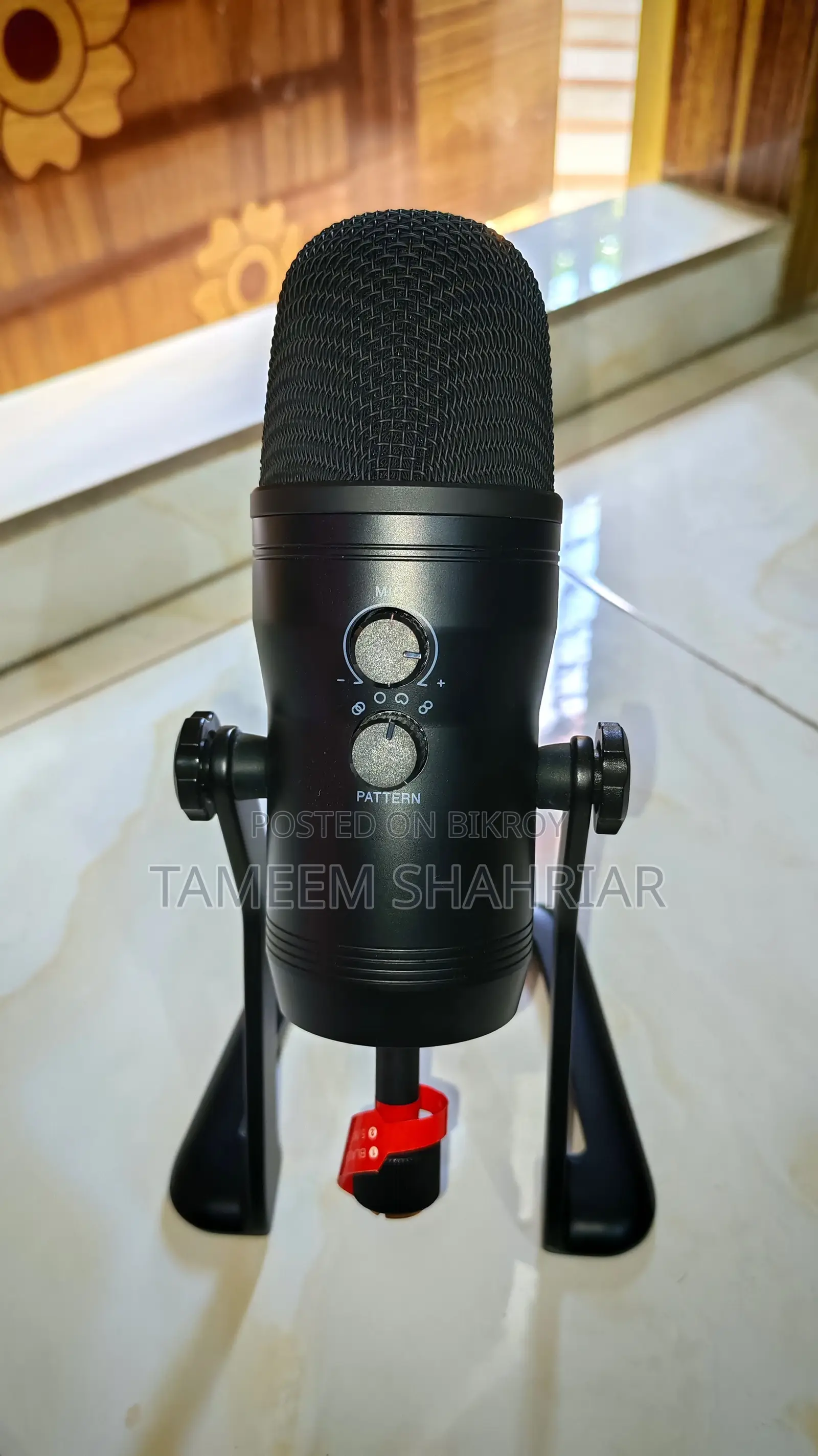 Microphone (Fifine K690 Condenser)