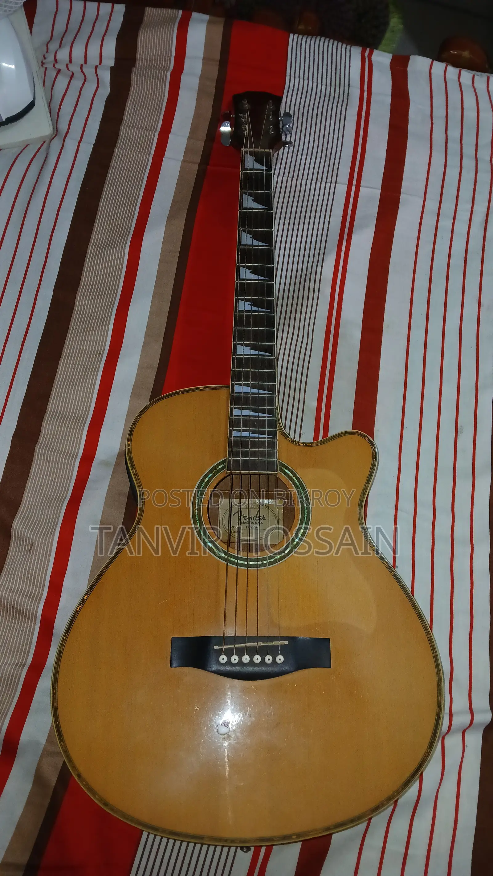 Fender FD220 Model Guitar
