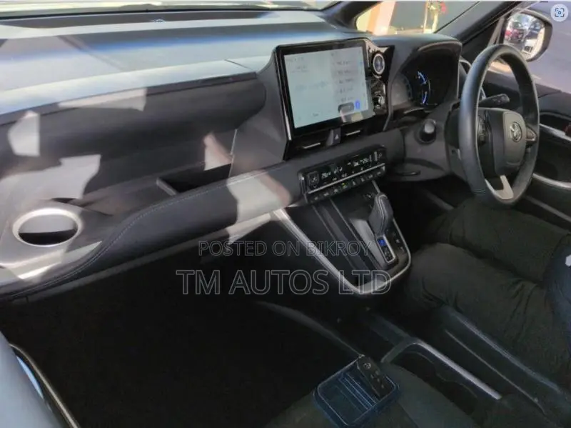 Toyota Voxy S-Z Two-Wheel Drive Seven-Seater 2022 Pearl
