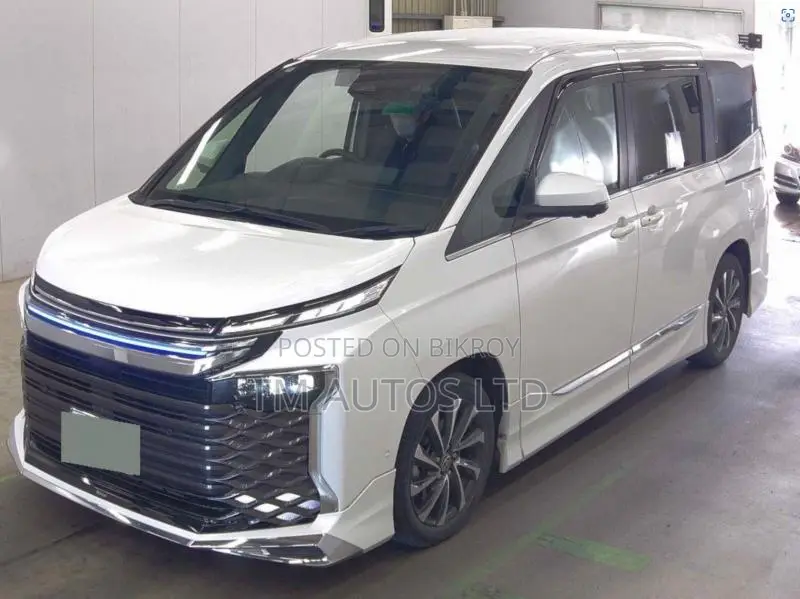 Toyota Voxy S-Z Two-Wheel Drive Seven-Seater 2022 Pearl