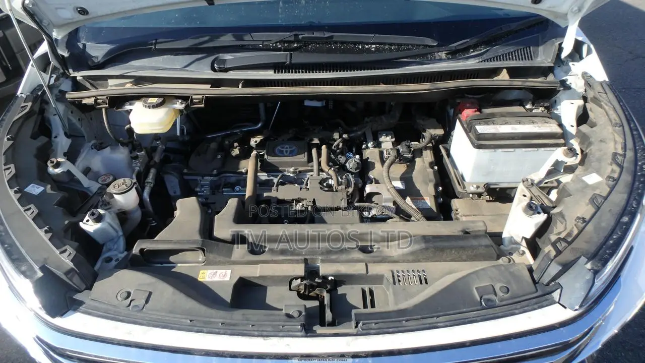Toyota Voxy S-Z Two-Wheel Drive Seven-Seater 2022 Pearl