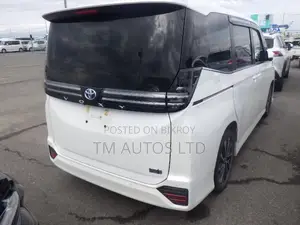 Toyota Voxy S-Z 2WD 7-Seater 2022 Pearl